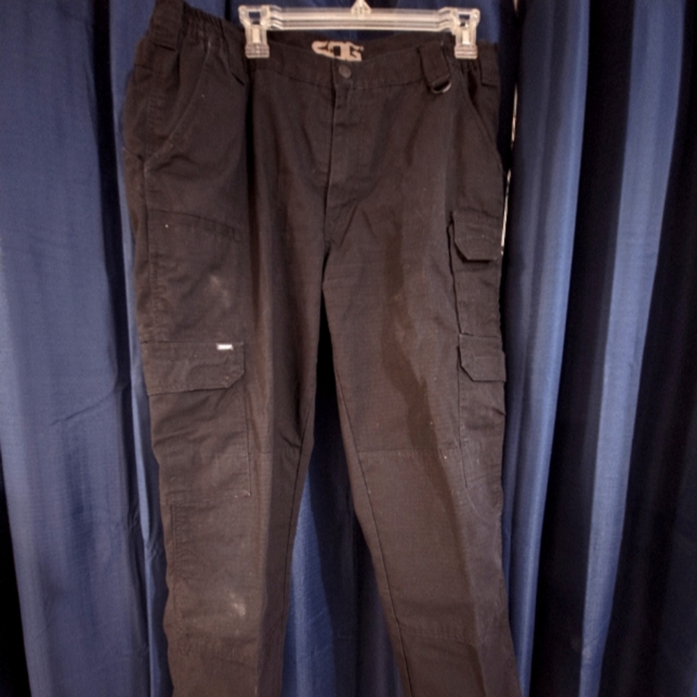 SOG Cargo Pants black Have been altered to 38x30.